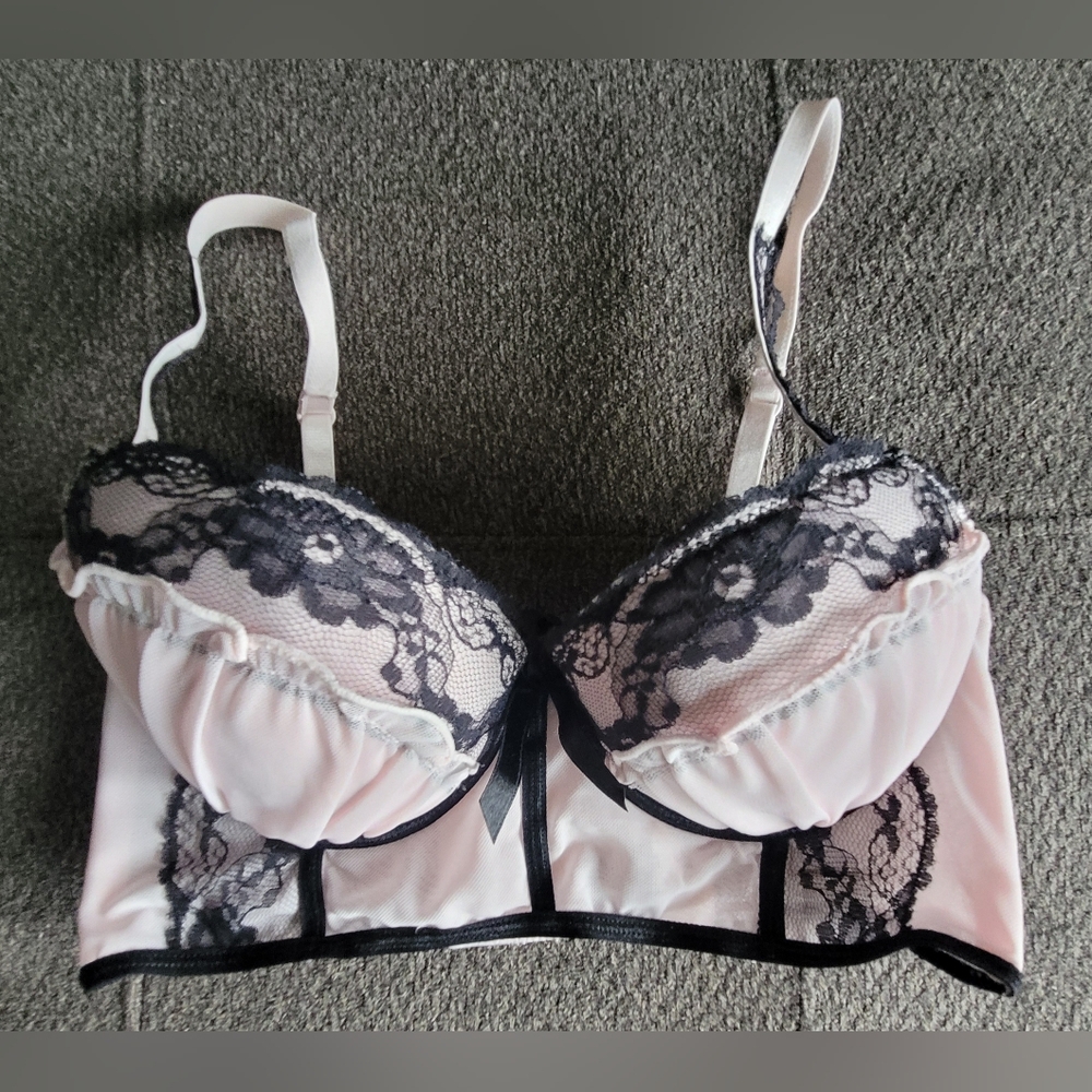 Sophie B. bra in size 36C.